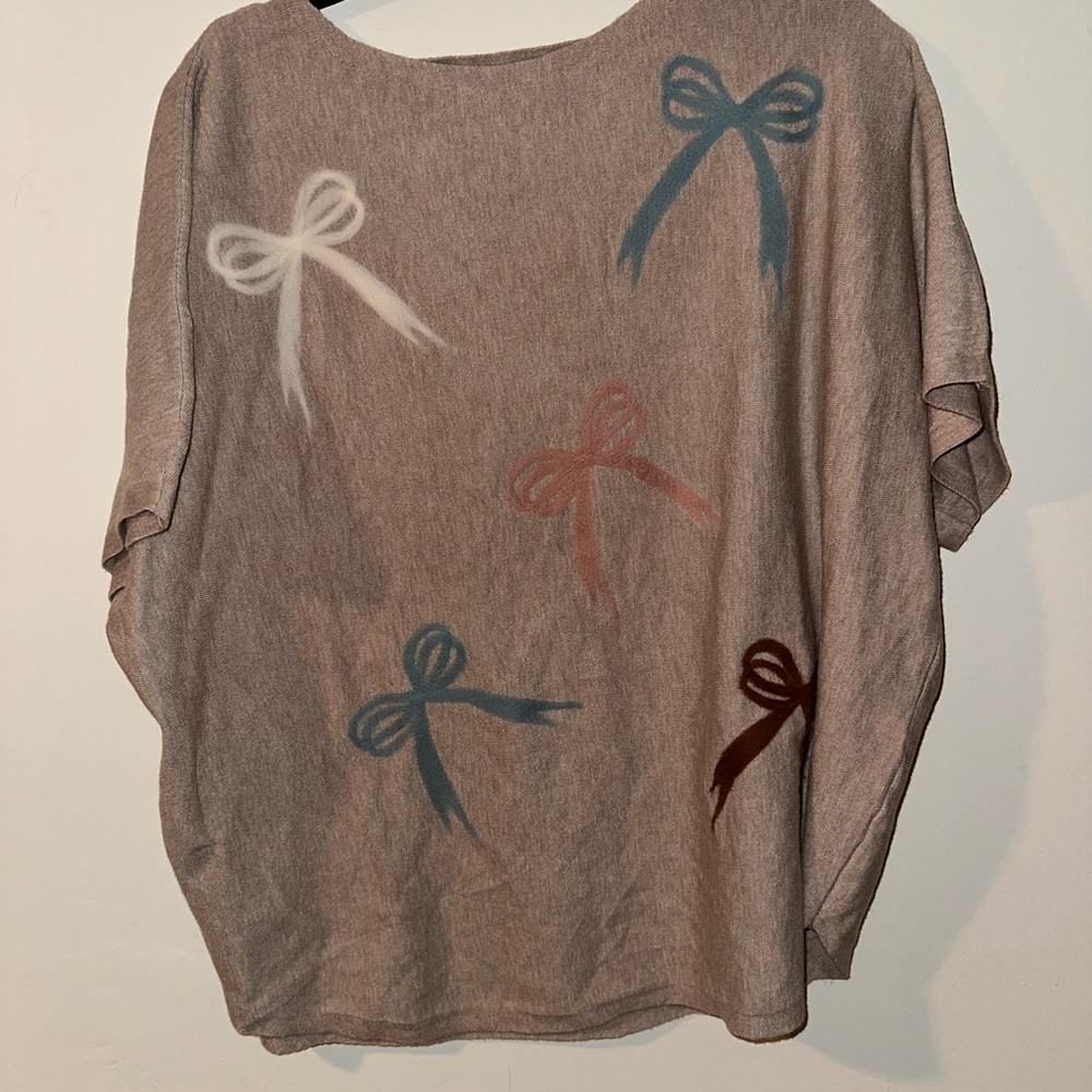 Aaeda Bow Patterned Beige Top - image 1